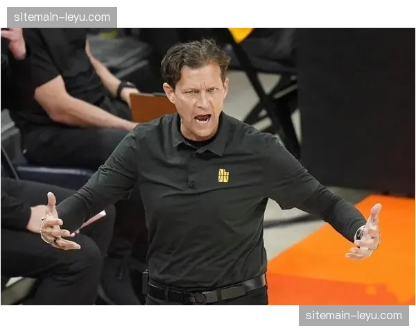 斯奈德暂停布置：老鹰最后时刻的战术跑位与时机选择